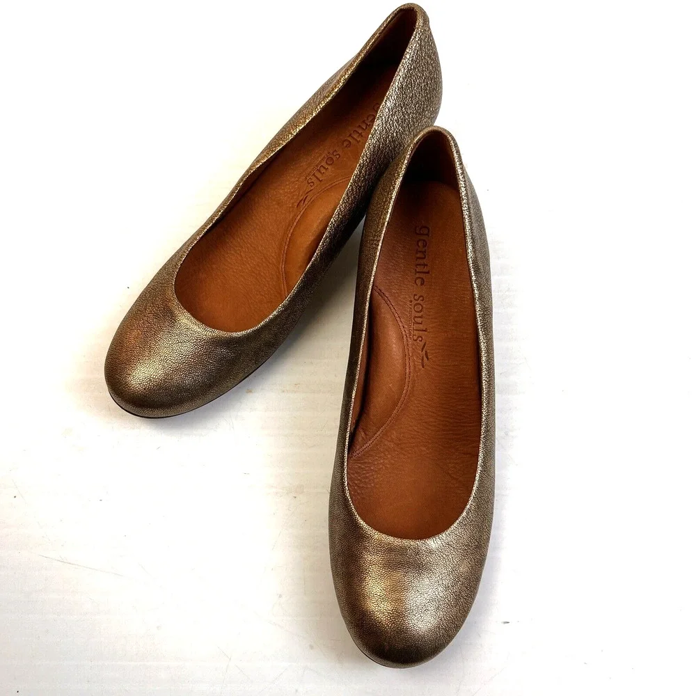 Gentle Souls By Kenneth Cole Women's 7.5 Gold Metallic Pumps Comfort Shoes